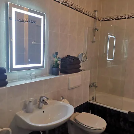 Freya In Der Ostseeresidenz Gendarm