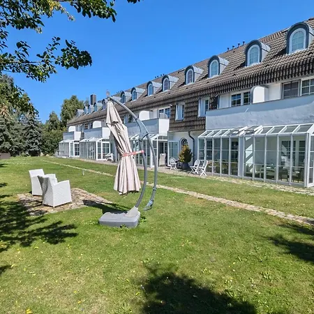 Freya In Der Ostseeresidenz Gendarm * Wischuer